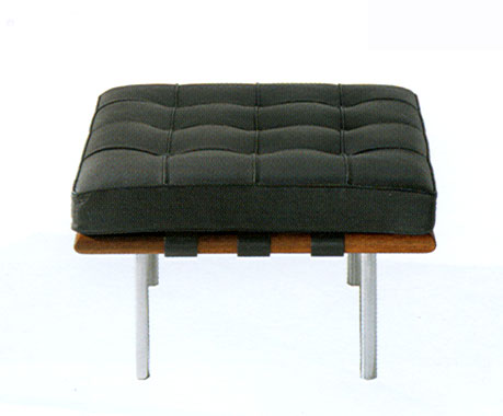 Bild von Mies van der Rohe Barcelona Hocker (1930)