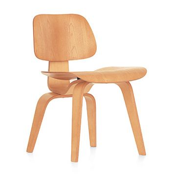 Picture of Charles Eames wooden chair (1945)