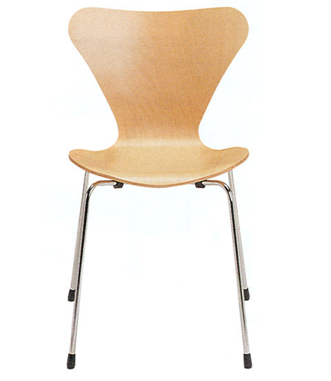 Arne Jacobsen sandalye 3107 (1955) resmi
